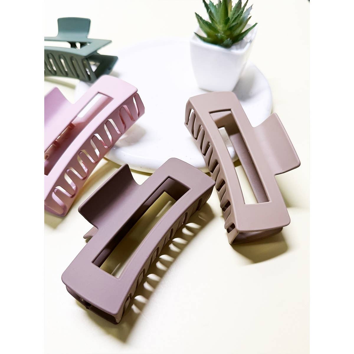 Matte Color Classic Rectangle Hair Claw